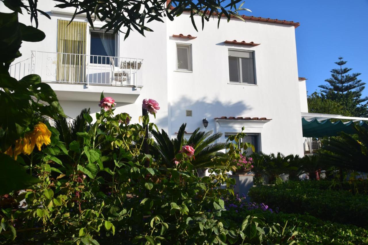 Villa Damecuta B&B อนากาปรี ภายนอก รูปภาพ