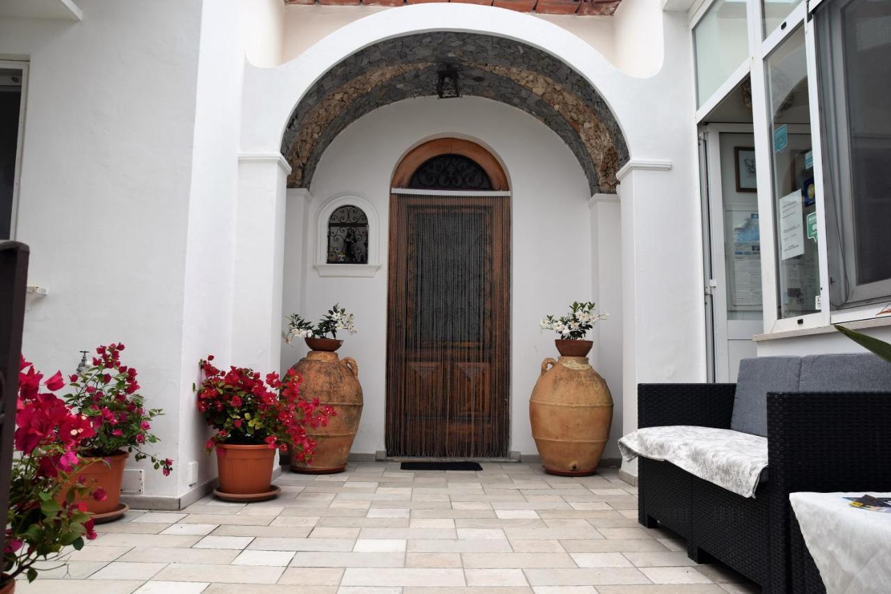 Villa Damecuta B&B อนากาปรี ภายนอก รูปภาพ