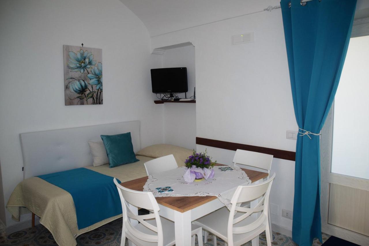 Villa Damecuta B&B อนากาปรี ภายนอก รูปภาพ